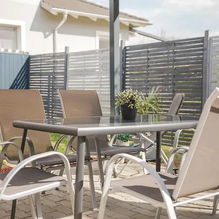 Laura Luxury Apartment