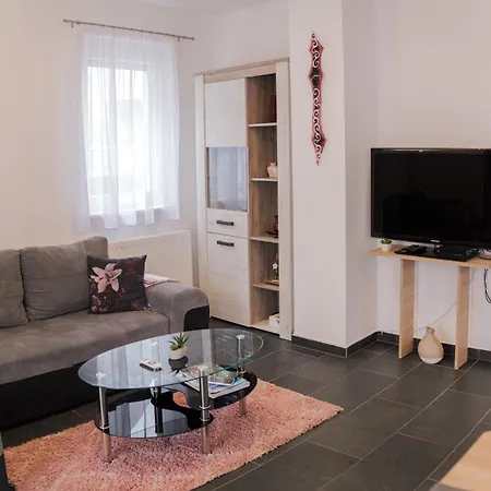 דירה Laura Luxury גיינסדיאס