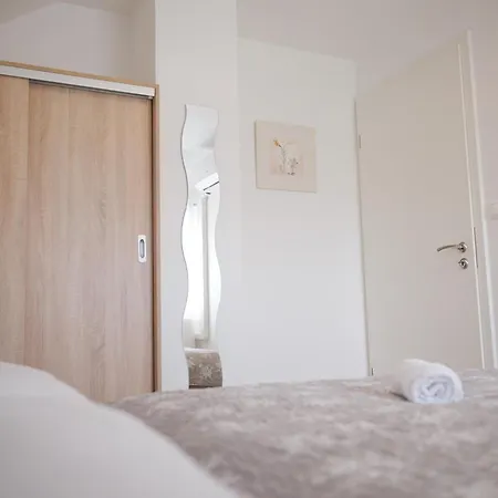 Laura Luxury דירה *