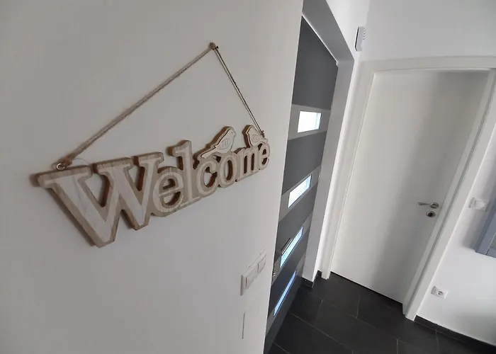 Laura Luxury Gyenesdiás