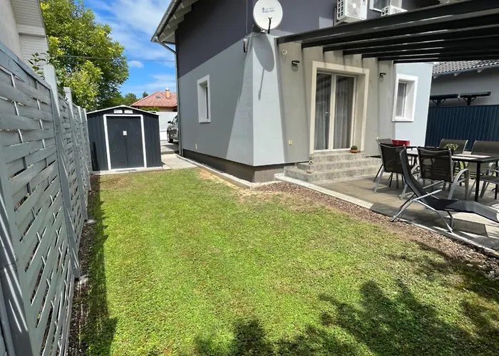 Laura Luxury Gyenesdias