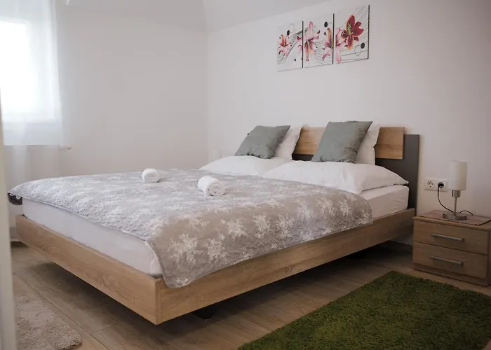 Laura Luxury Apartament Gyenesdiás